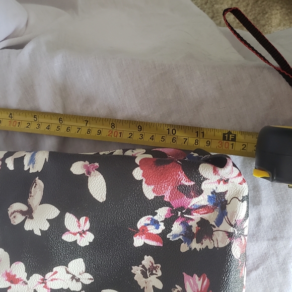 Liz Claiborne Black Floral Shoulder Bag - Picture 7 of 7